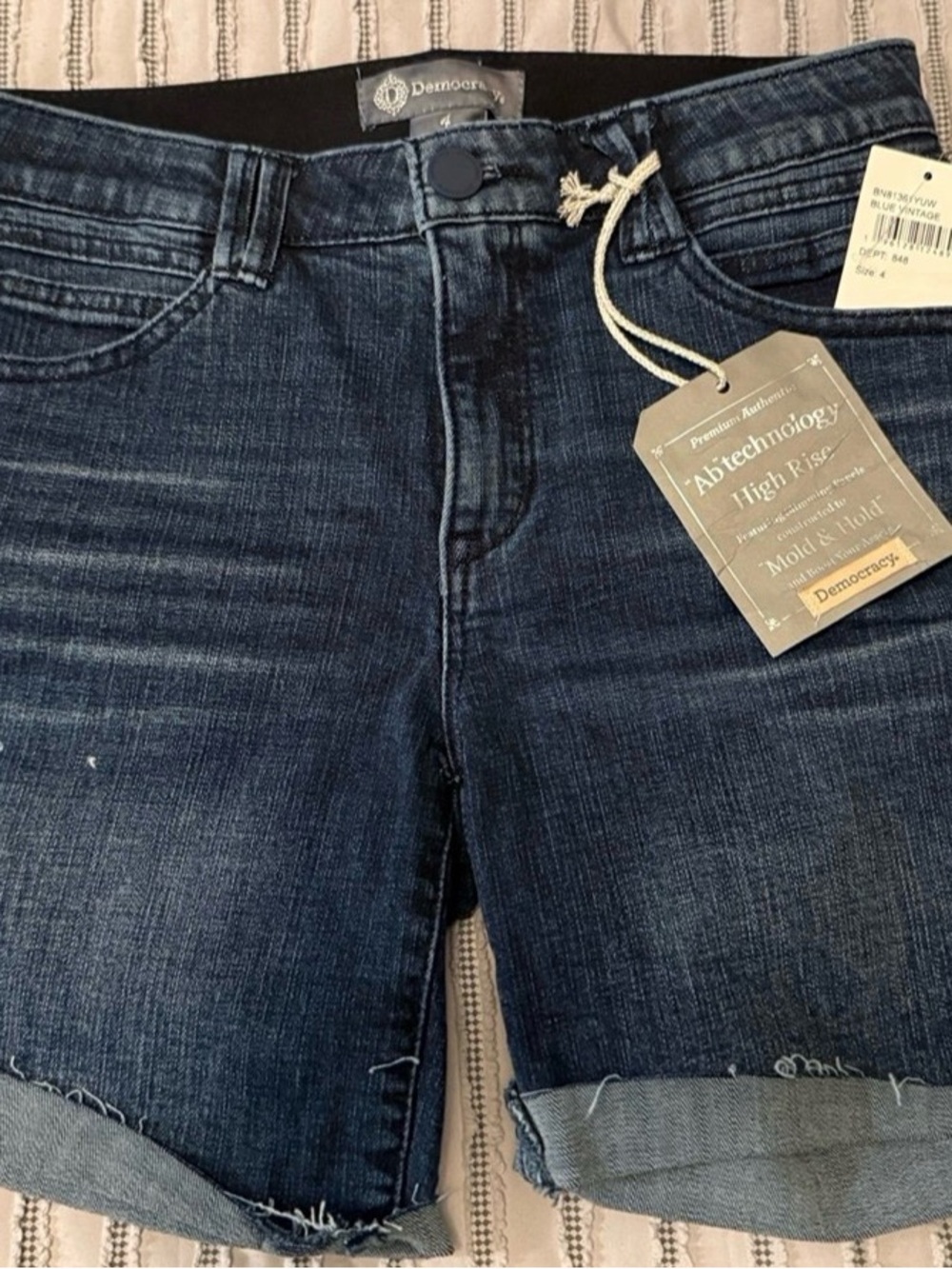 NWT Democracy Ab technology high rise denim shorts, Size 4